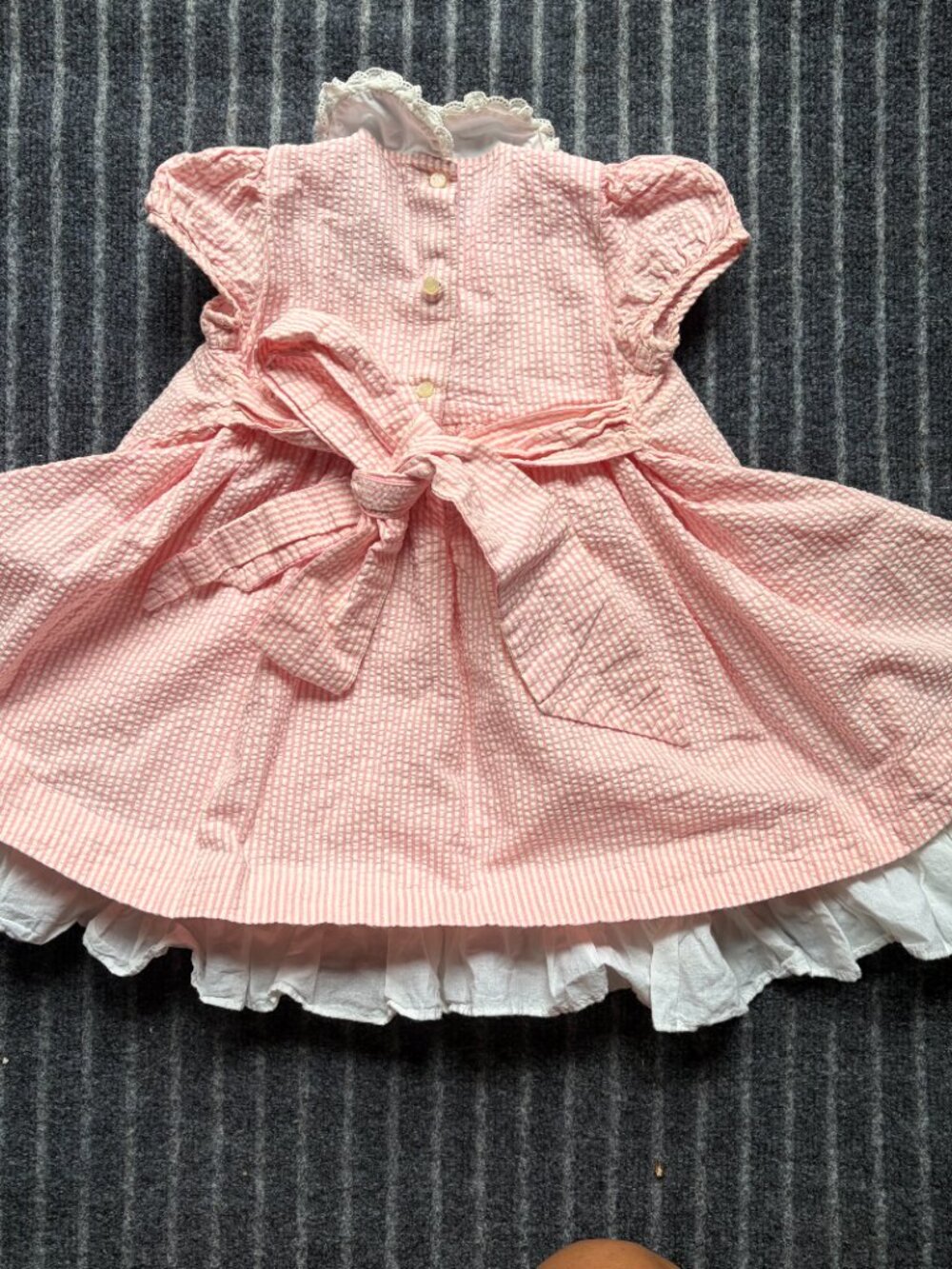 Ralph Lauren Baby Girl Pink Seersucker smocked dress Size 18 Months - Picture 2 of 6